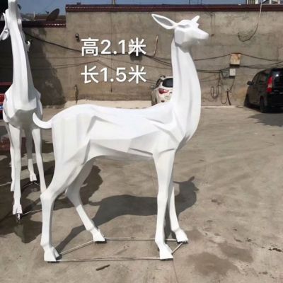 高度2.1米玻璃钢白鹿雕塑 动物鹿雕塑生产厂家
